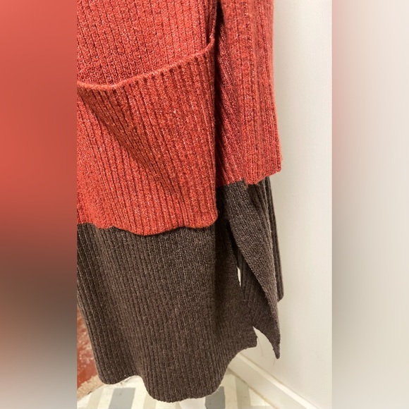 LOFT mid length cardigan. No damage like new. Smoke free home. Size L - Picture 2 of 5